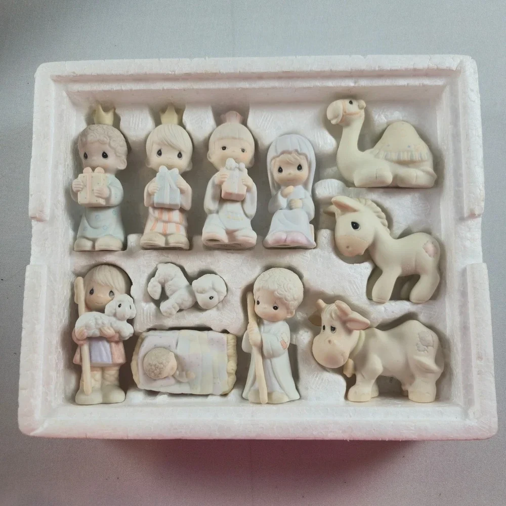Precious‎ Moments Nativity Miniature Set Come Let Us Adore Him 1982 Boxed